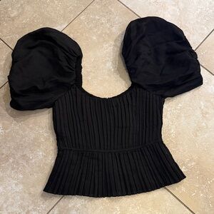 🍐 Banana Republic Sz 6 puff sleeves top